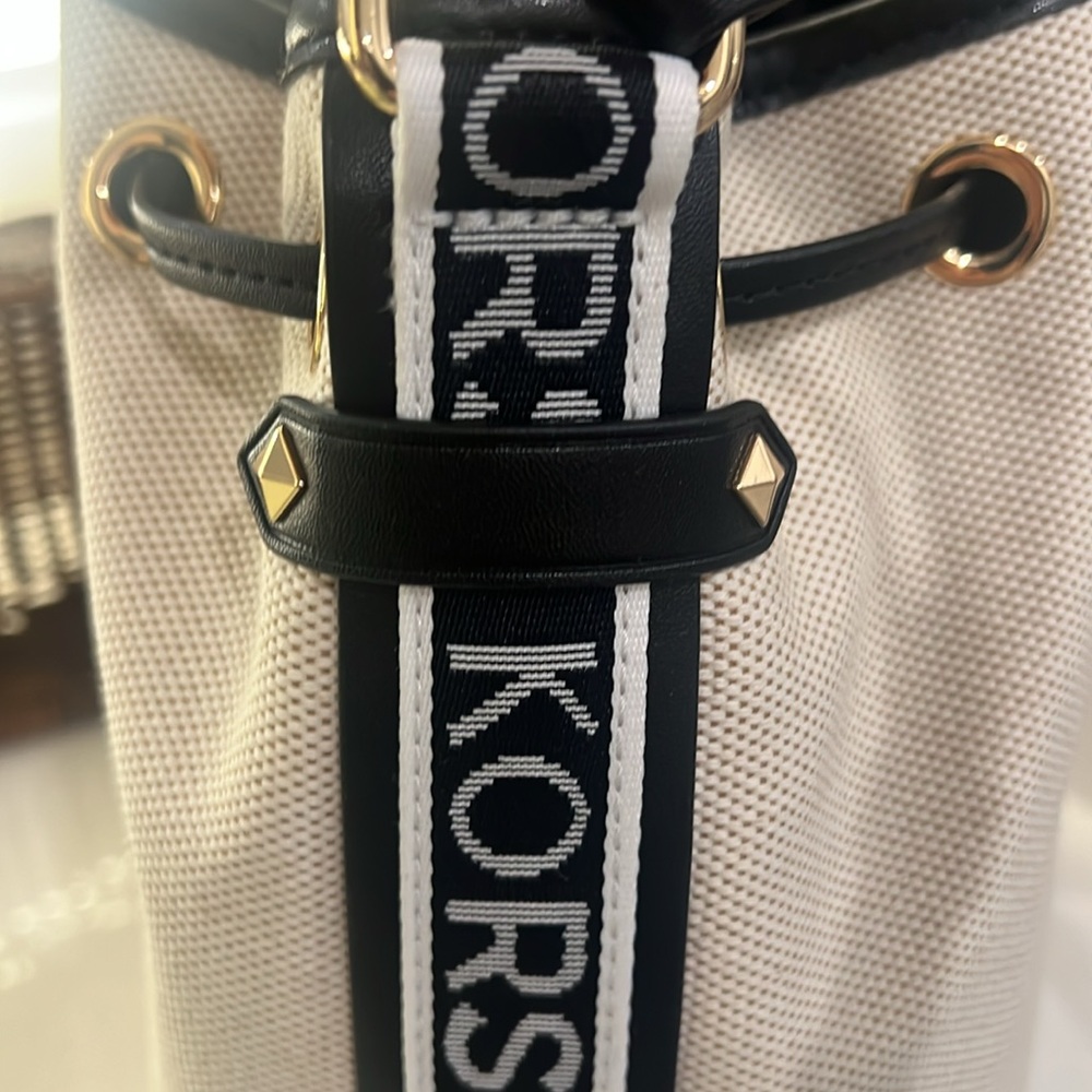 Michael Kors Black and cream Shoulder bucket Bag NWT $328 retail price - Picture 8 of 13